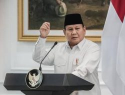 “Ketika Presiden Menyentil, dan Sebuah Mobil Seharga Rp8 Miliar Menjadi Simbol.”