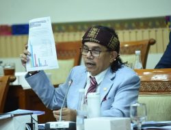 Dari Desakan ke Pemeriksaan: Siapa Menggerakkan Apa?