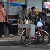 Dari “Mbok Jamu Gendong” Jadi “Mbok Jamu Bersepeda”: Jejak Zaman, Perjuangan Tak Pernah Berubah