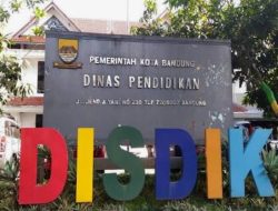 PENGUATAN KOMPETENSI GURU SD – INVESTASI PENTING UNTUK PEMBELAJARAN MENDALAM DI KOTA BANDUNG